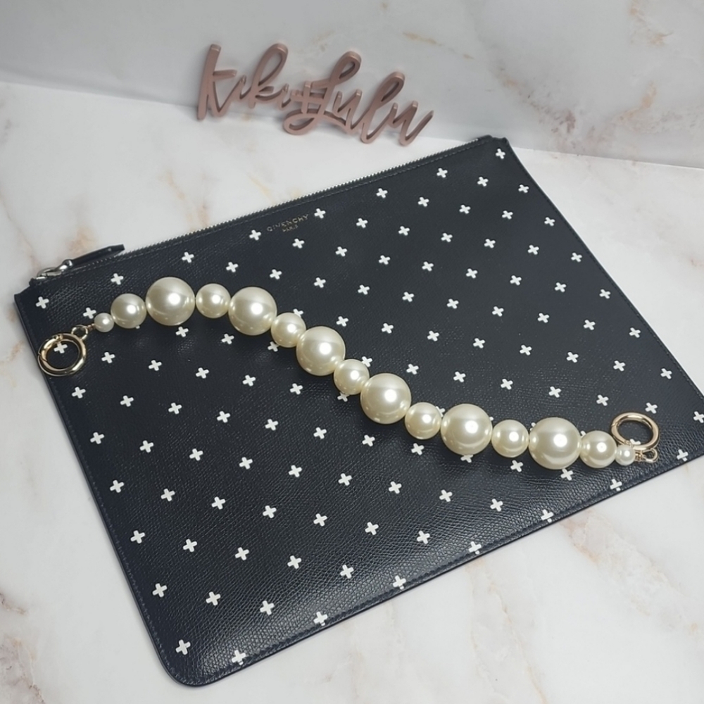 Givenchy printed leather large pouch with added pearl handle and crossbo… - Picture 10 of 15